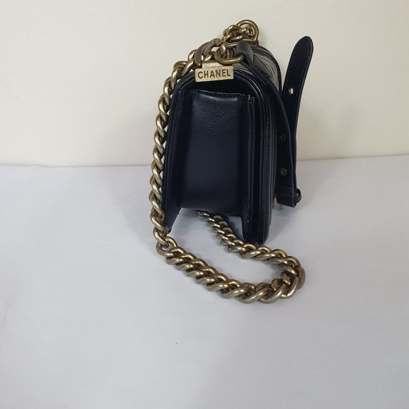 Chanel Boy Bag Black crossbody shoulder leather quilted 100% Authentic small - Picture 5 of 10